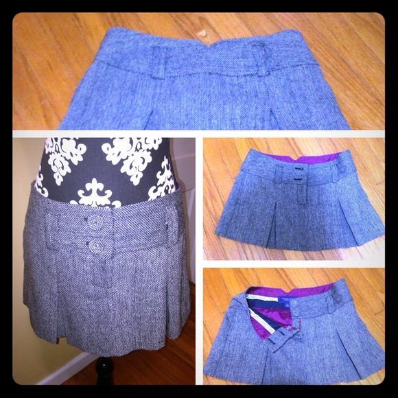 Gray and white tweed skirt
