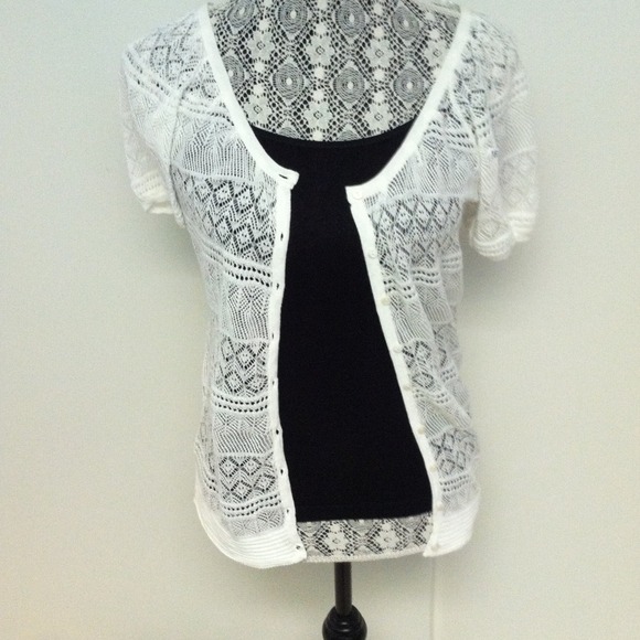 Delicate White Lace Short Sleeve Cardigan