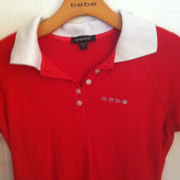 BEBE RED TOP WITH WHITE COLLARS ON OUTLINES - Picture 2 of 4