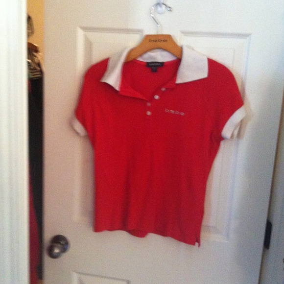 BEBE RED TOP WITH WHITE COLLARS ON OUTLINES - Picture 3 of 4