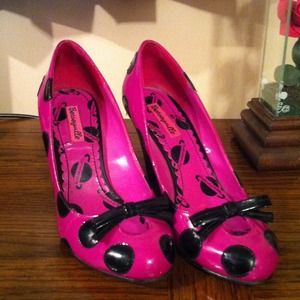Betseyville pink n black heels