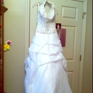 Size 8 wedding dress!!