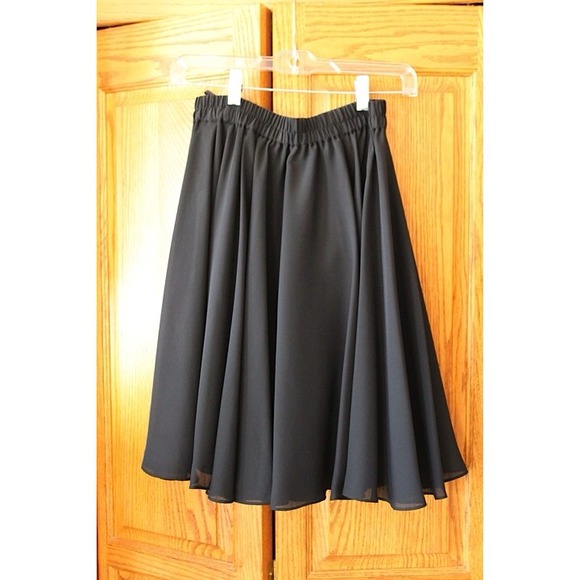Black Flowy Skirt - Picture 2 of 3