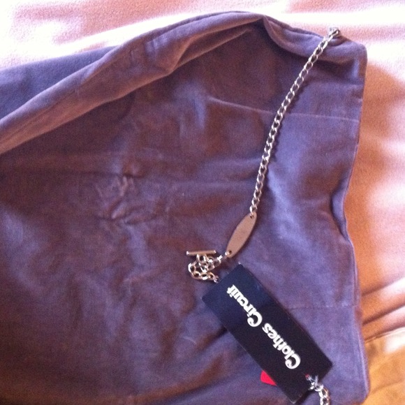 GRAY SKIRT WITH METAL BELT ATTACHED - Picture 3 of 3