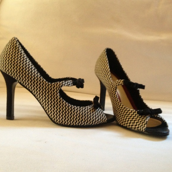 Black and while patterned heels