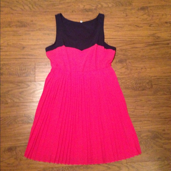 Dresses & Skirts - 🚫SOLD IN BUNDLE🚫NWT Hot Pink & Navy Dress