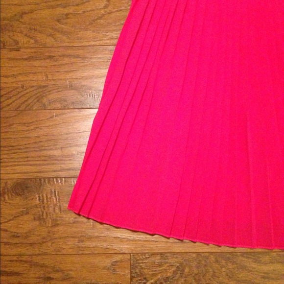 🚫SOLD IN BUNDLE🚫NWT Hot Pink & Navy Dress - Picture 2 of 3