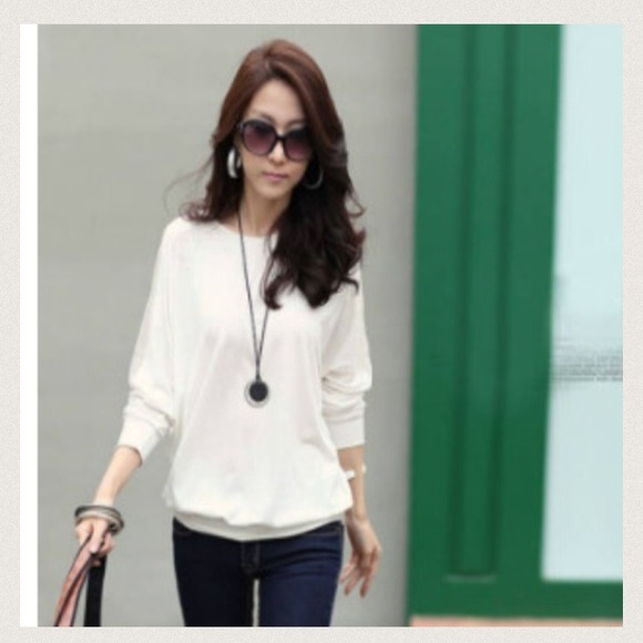 🌺🌺Super Cute White Top🌺🌺
