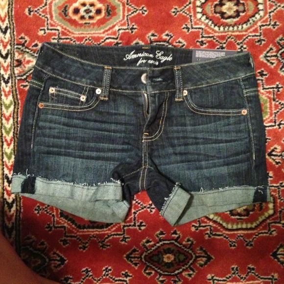 ❌❌SOLD❌❌American Eagle midi jean shorts
