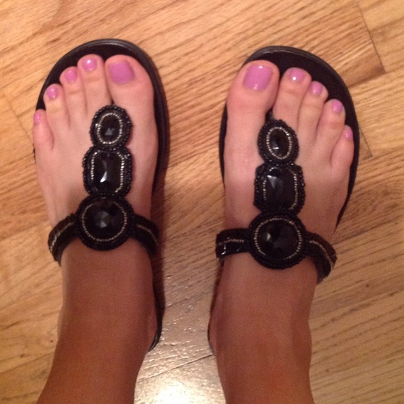 **SOLD in BUNDLE**  Kenneth Cole sandals