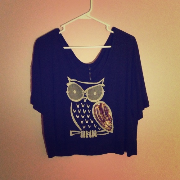 💢SOLD💢 Black owl tee shirt with gold details - Picture 1 of 1