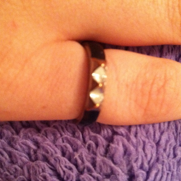 3 studded ring