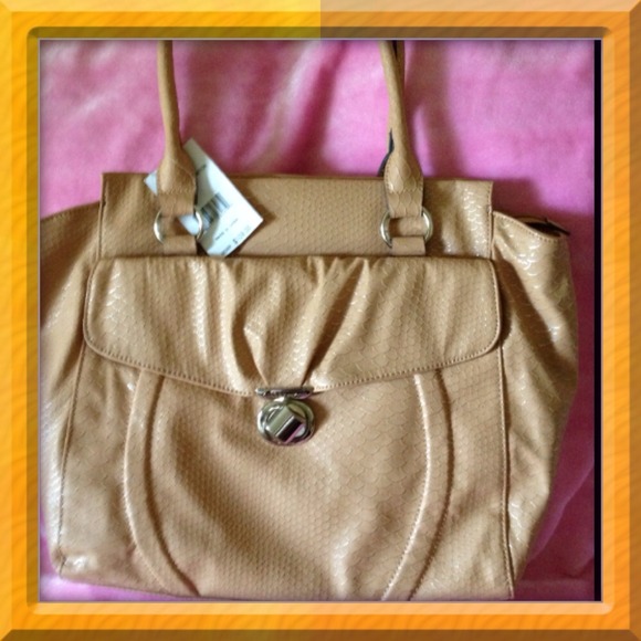 Stylish KVZ Bag - Picture 2 of 4