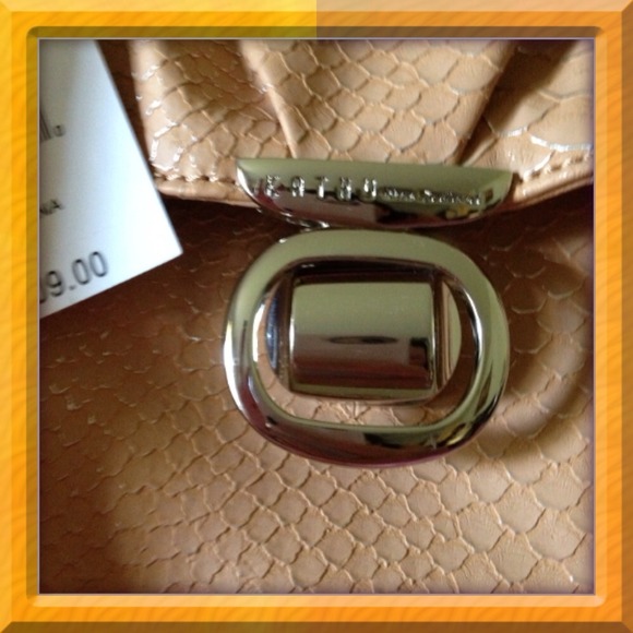 Stylish KVZ Bag - Picture 3 of 4