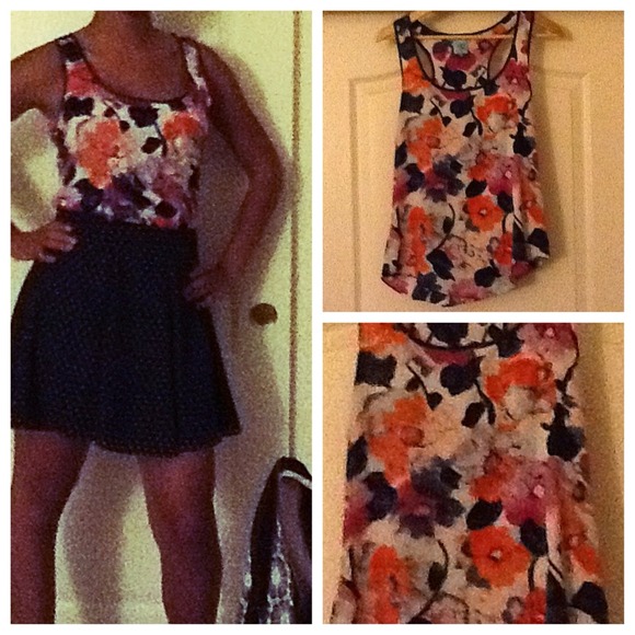 Forever 21 Tops - Floral tank