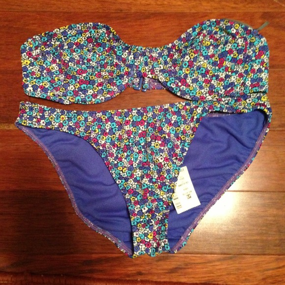 ❌❌SOLD IN BUNDLE❌❌Super cute floral bikini