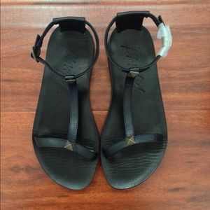 New blowfish t-strap sandals