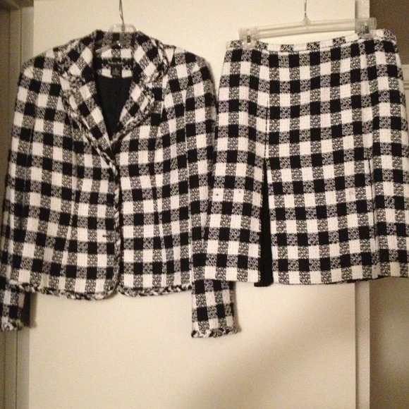 Beautiful Houndstooth Jacket and Skirt Set