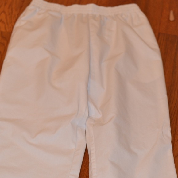 Large scrub pants never worn large scrub top