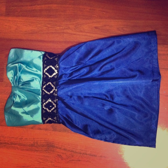 cute blue dress that would be beautiful on anyone