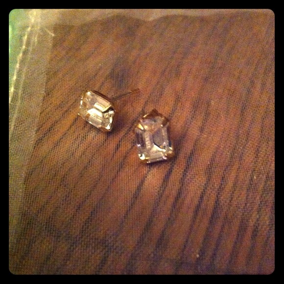 Diamond style earrings