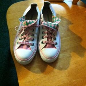 SHOES:   CONVERSE ALL +++++*****STARS*****+++++