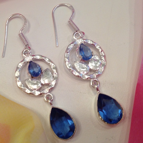 💙💙Blue Created Topaz Dangle earrings 💙