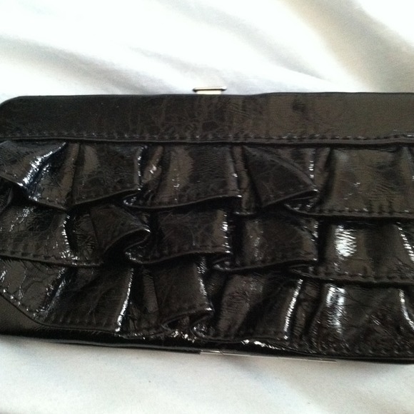 Black ruffle wallet - Picture 1 of 1