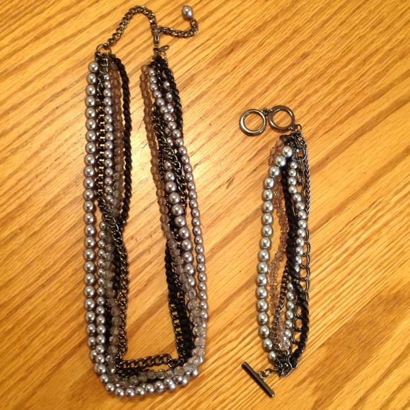 Premiere necklace and bracelet