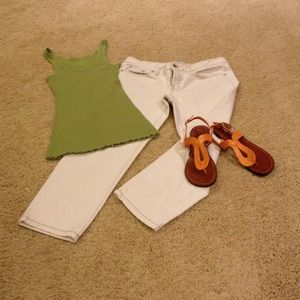 Bundled and Sold Cream denim crop jeans. Best fit!