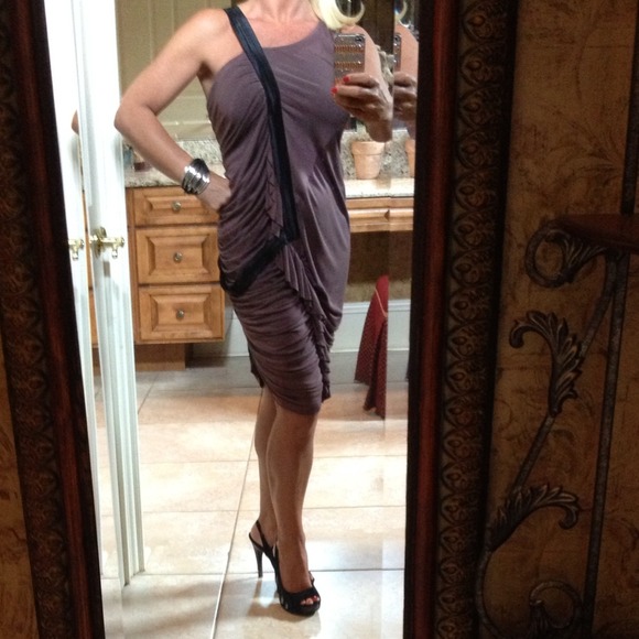 EVENING DRESS - Picture 2 of 4