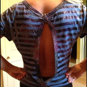 THE BUCKLES OPEN BACK SHIRT