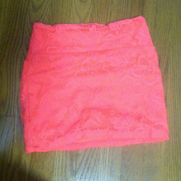 Neon pink lace skirt with floral pattern!