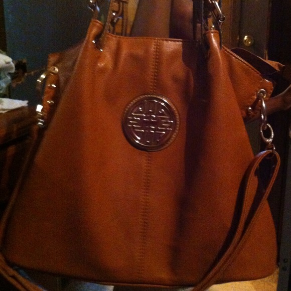 Tory Burch purse