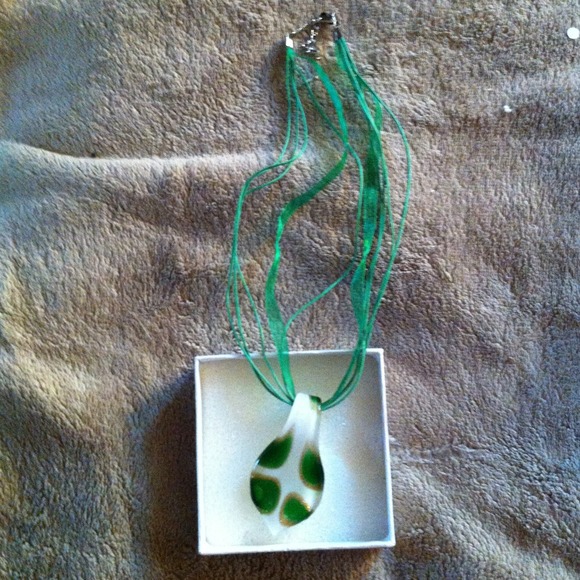 Green and white petal necklace