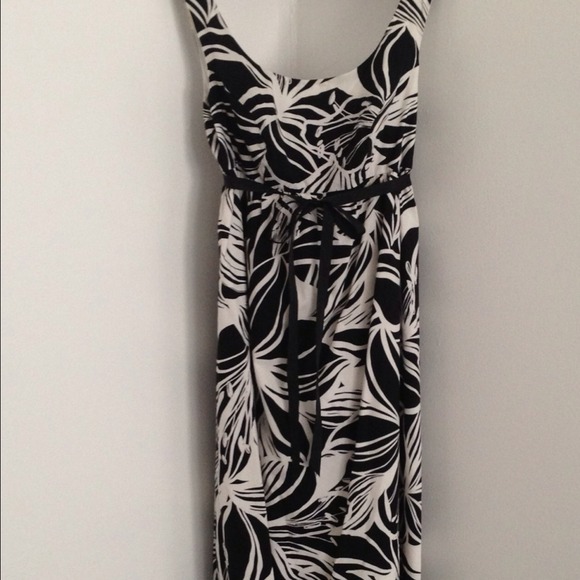 Maternity black and white summer dress