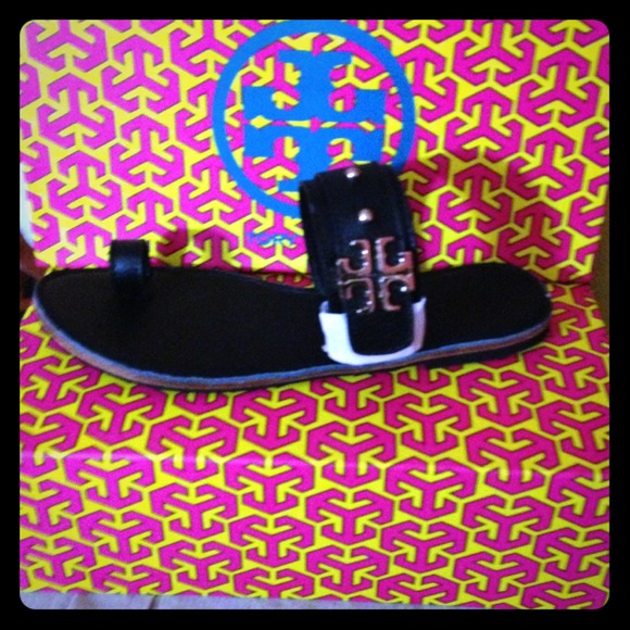 Tory burch sandals