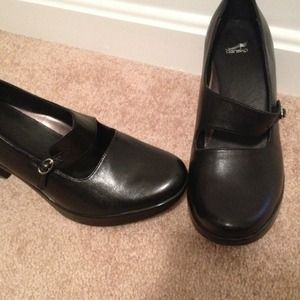 Dansko Mary Jane  Size 40. Worn for only 1 hour!!