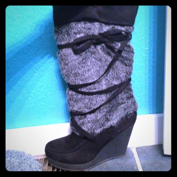 Black and Grey Faux Fur Boots!!