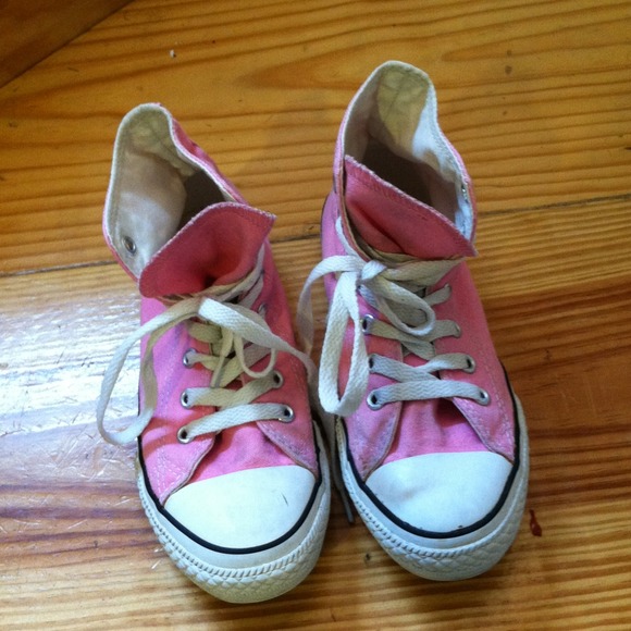 REDUCED CONVERSE Ankle Shoes.