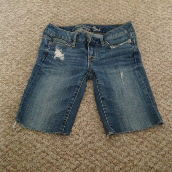 Bermuda jean shorts