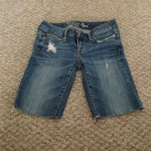 Bermuda jean shorts