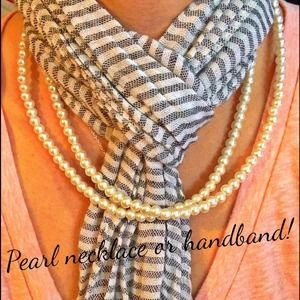 Beautiful pearl necklace that converts to handband