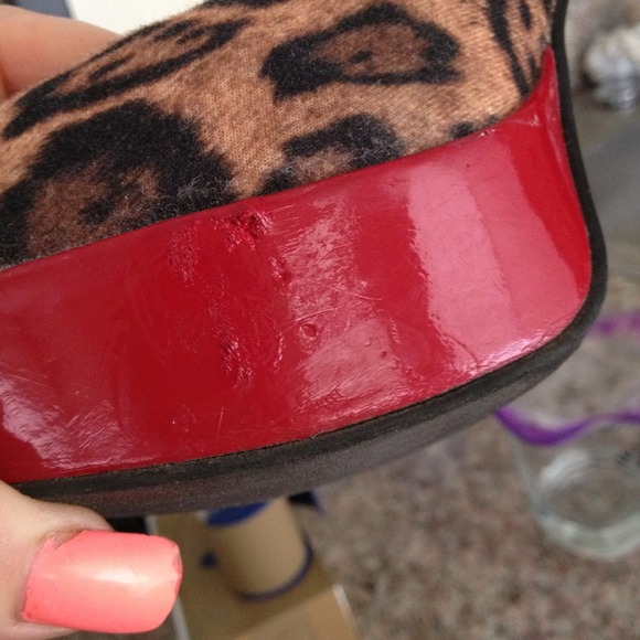 Cute leopard shoes w/ red bottoms - Picture 2 of 4