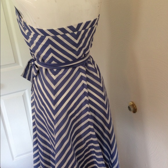 🚫SOLD🚫Chevron patterned halter dress - Picture 3 of 4
