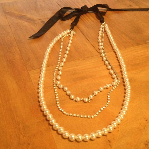 Faux Pearl and Rhinestone Necklace - Picture 2 of 3