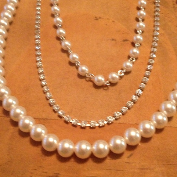 Faux Pearl and Rhinestone Necklace - Picture 3 of 3