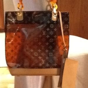 Reduced!!! LV  summer purse