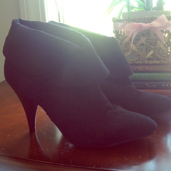 Shoes - Dana Buchman Heels