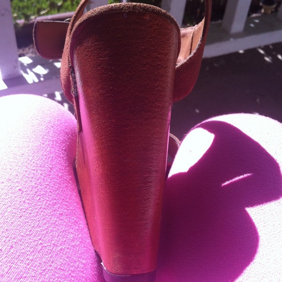 💢Sold/bundle💢❤Cognac cuties/ shoes - Picture 3 of 4